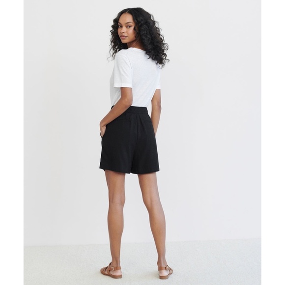 JENNI KAYNE | Bestselling Raw Silk Pleated High Waisted Short in Black | Size 12 - Picture 4 of 12